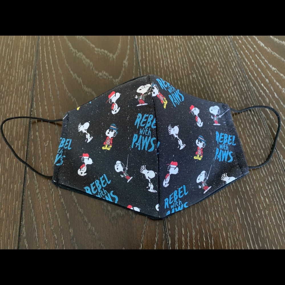 Any 1 /$5 Stylish SNOOPY face mask 🐶
